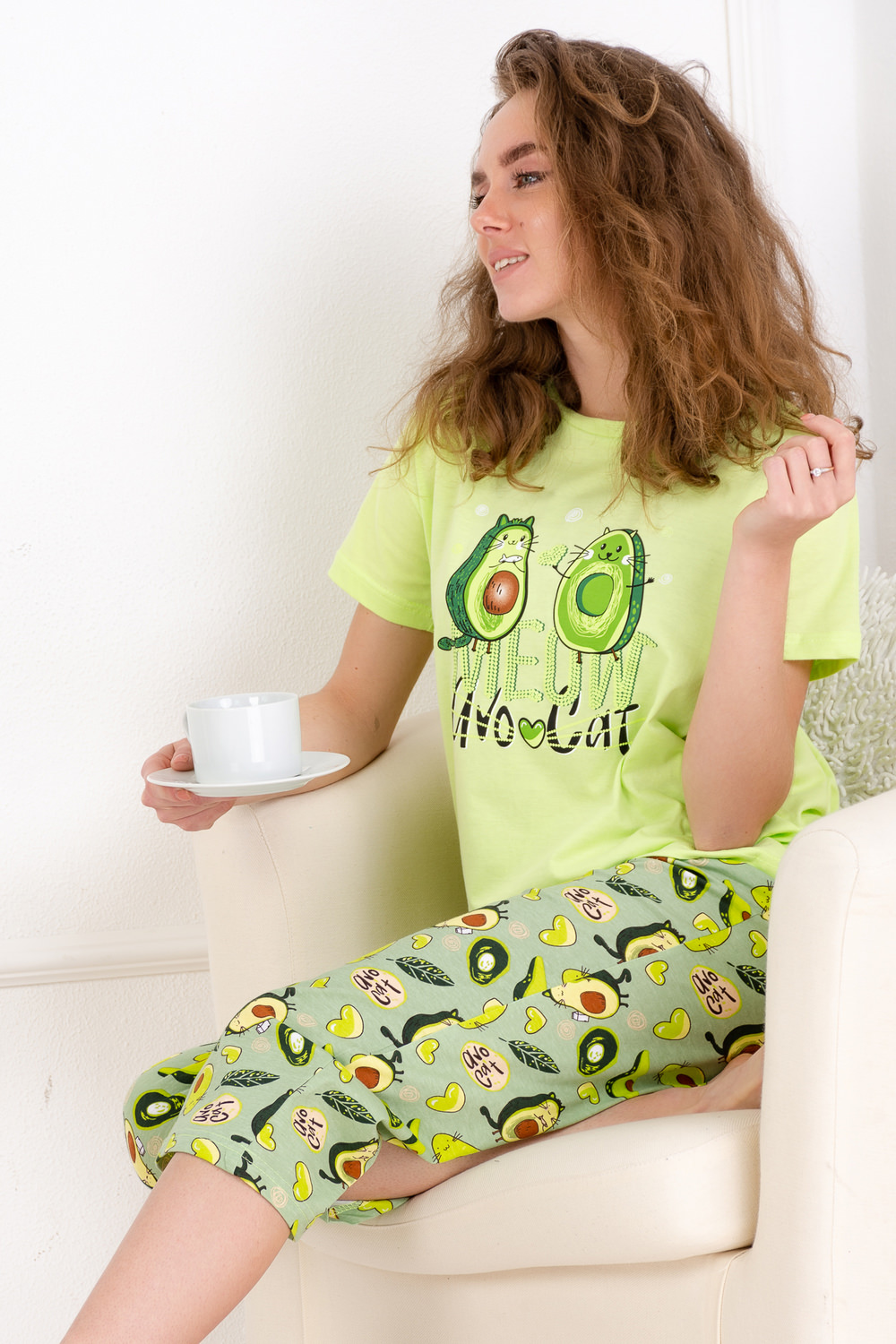 Фото товара 22878, женская пижама с бриджами принт авокадо